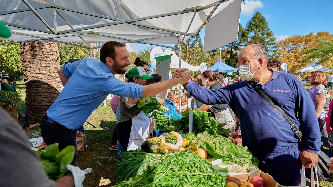 Hurlingham: Damián Selci lanzó un Mecado Central para bajar un 50% los precios