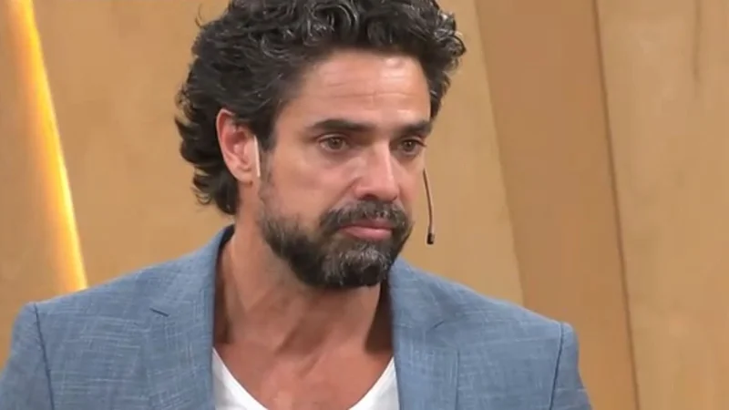 Luciano Castro enojado: se mostró con Flor Vigna, sus hijos y su perro mientras estaba manejando y le podrían sacar la licencia de conducir