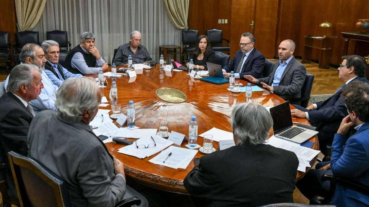 El Gobierno adelantó los aumentos del salario mínimo: llegará a $47.850 a partir de agosto