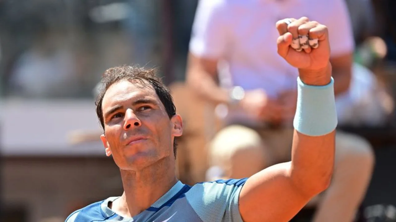 Nadal anula la potencia de Isner para avanzar en Roma