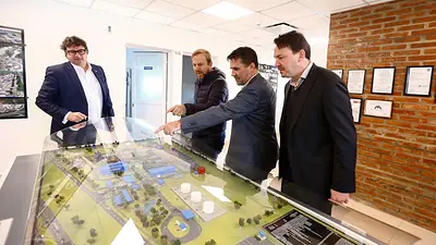 En medio de la polémica por las tarifas, Darío Martínez se mostró con Basualdo En medio de la polémica por las tarifas, Darío Martínez se mostró con Basualdo
