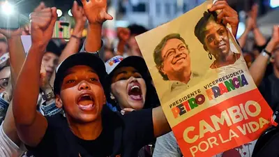 Se calienta la campaña con la suspensión de dos alcaldes Se calienta la campaña con la suspensión de dos alcaldes