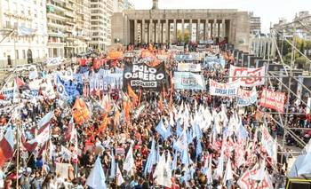 La Marcha Federal piquetera llega con más de 100 mil personas a Plaza de Mayo | Contra el hambre y la pobreza 