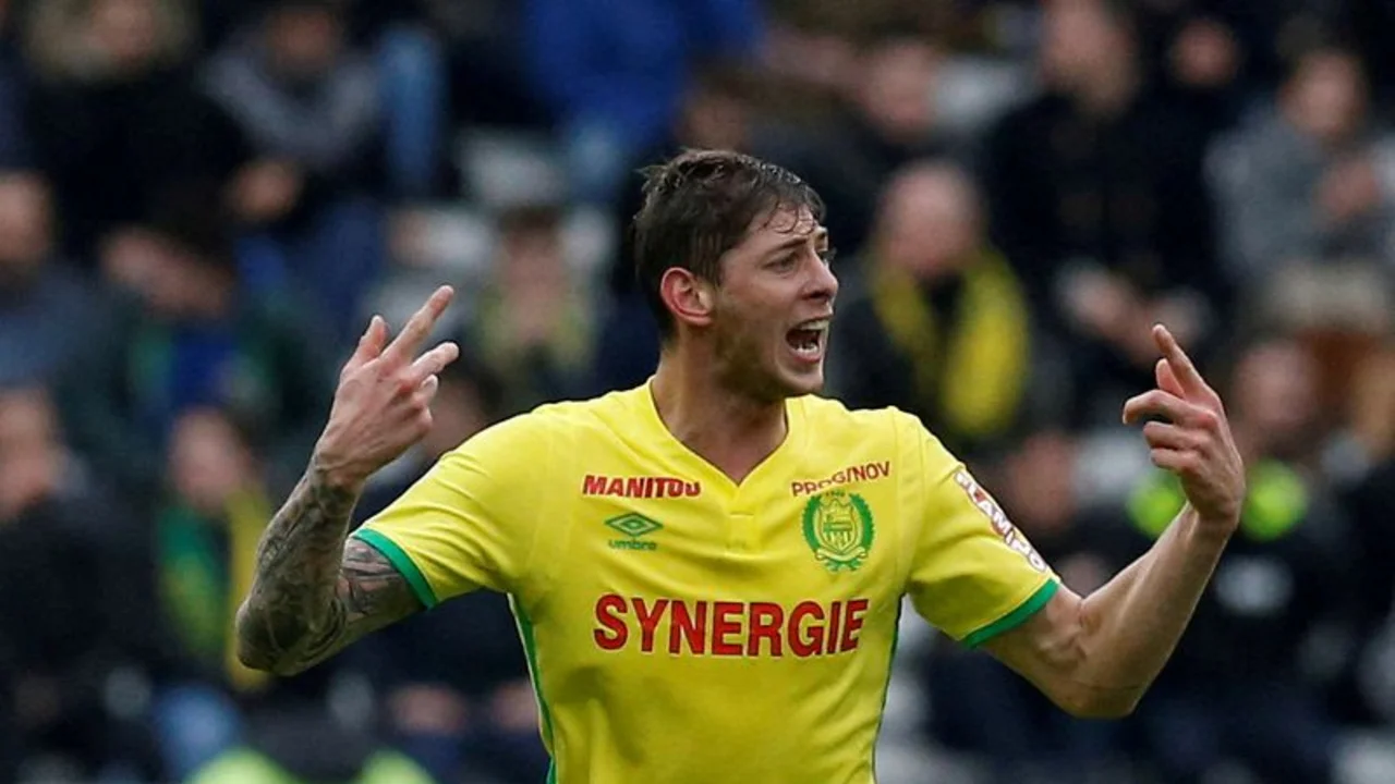 Nantes y Niza condenan los cánticos ofensivos sobre Emiliano Sala