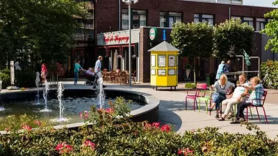 En Holanda crearon un pueblo ficticio para personas con Alzheimer En Holanda crearon un pueblo ficticio para personas con Alzheimer