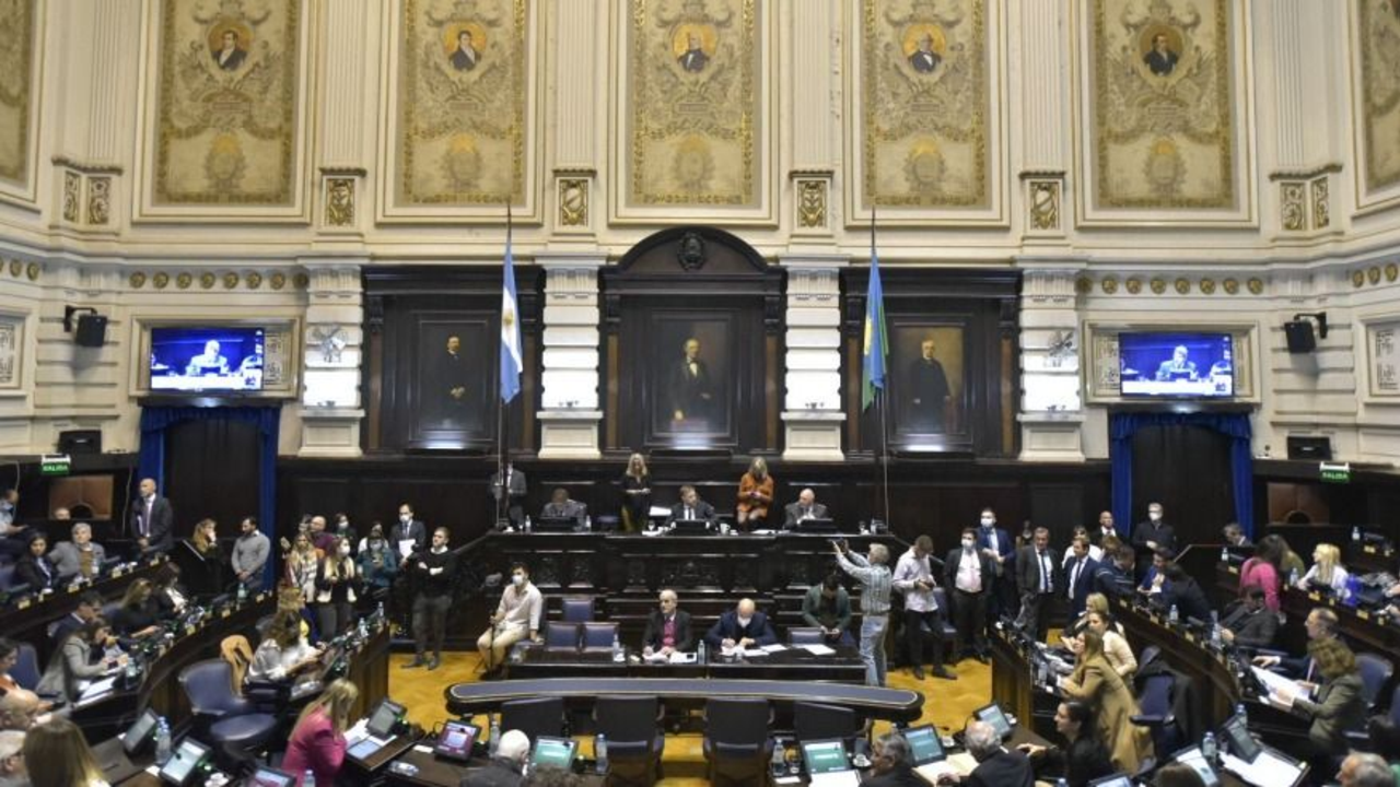 Macri se metió en la Legislatura bonaerense para frenar un beneficio a jubilados