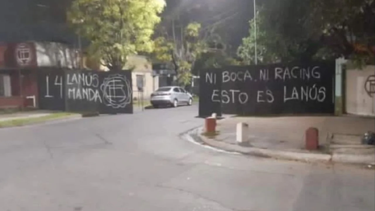 Amenzas de hinchas de Lanús en la previa de Boca-Racing