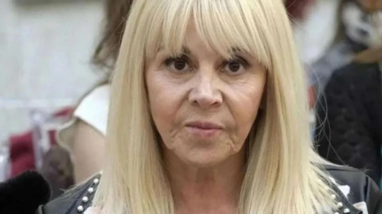 Claudia Villafañe enojada con el móvil de LAM cuando le consultaron por el homenaje a Diego Maradona en los Martín Fierro 2022