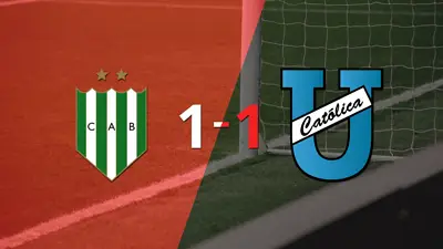 Banfield y U. Católica (E) se repartieron los puntos en un 1 a 1 Banfield y U. Católica (E) se repartieron los puntos en un 1 a 1