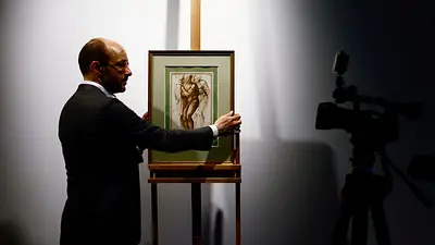 Un dibujo en tinta de Miguel Ángel alcanza 23 millones de euros en subasta en París Un dibujo en tinta de Miguel Ángel alcanza 23 millones de euros en subasta en París
