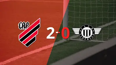 En su casa, Athletico Paranaense le ganó a Libertad por 2-0 En su casa, Athletico Paranaense le ganó a Libertad por 2-0