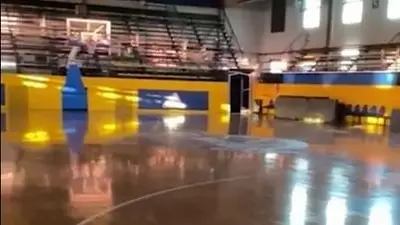 Video paranormal en Boca: filmaron la cancha de básquet y la situación se hizo viral en Twitter Video paranormal en Boca: filmaron la cancha de básquet y la situación se hizo viral en Twitter