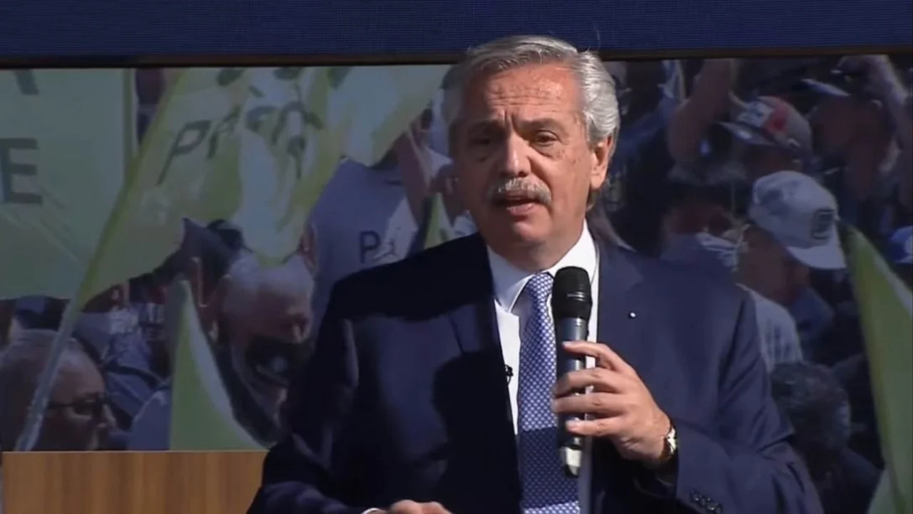 Alberto Fernández por los incendios en el Delta: "No lo podemos tolerar"