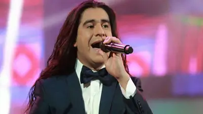 Ariel Puchetta, cantante de Ráfaga, con el pelo largo Ariel Puchetta, cantante de Ráfaga, con el pelo largo