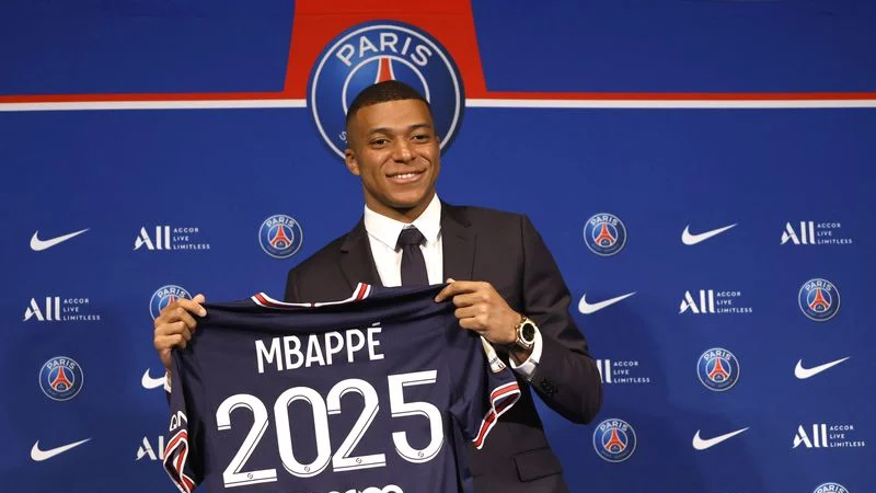 Quería quedarme en Francia, dice Mbappé tras rechazar al Real Madrid