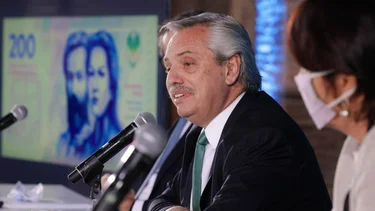 Alberto resaltó el valor de recuperar a los próceres en los billetes