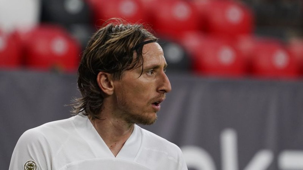 El Madrid tiene más experiencia pero no es favorito en la final, dice Modric