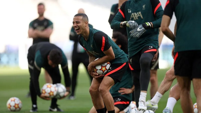 Thiago y Fabinho están en forma y listos para la final de la Champions, dice Klopp