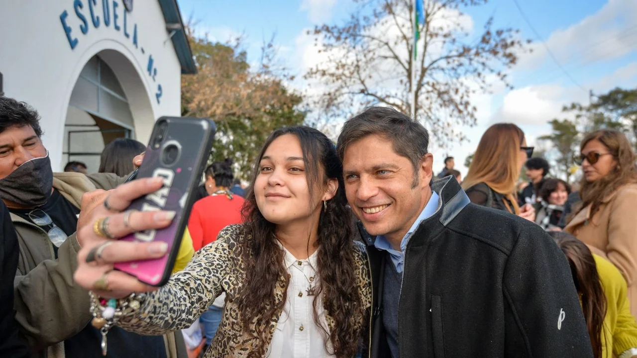 Kicillof: "Ellos nos endeudaron por 100 años, nosotros inauguramos 100 escuelas"