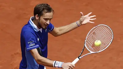Medvedev vence a Kecmanovic en sets corridos y pasa a cuarta ronda en Abierto de Francia Medvedev vence a Kecmanovic en sets corridos y pasa a cuarta ronda en Abierto de Francia
