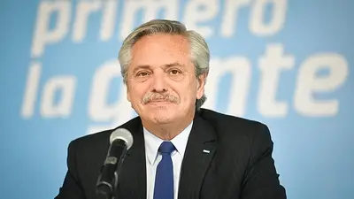 Alberto Fernández apuntó contra el gobierno de Macri: "Ladrones de guante blanco" Alberto Fernández apuntó contra el gobierno de Macri: "Ladrones de guante blanco"