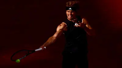 Zverev gana a Alcaraz y vuelve a las semifinales de París Zverev gana a Alcaraz y vuelve a las semifinales de París