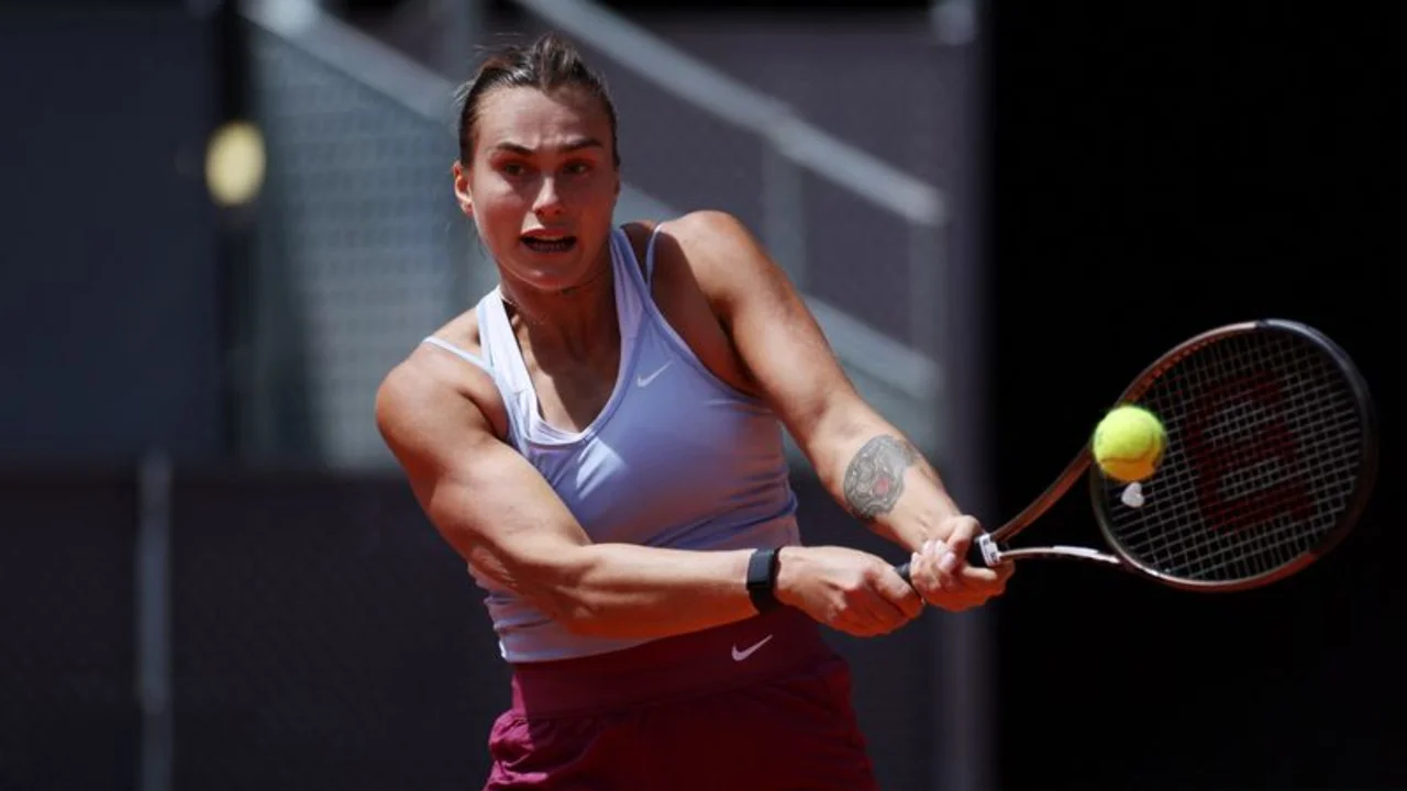 Sabalenka avanza a las semifinales del Abierto de Madrid, Medvédev cae ante Karátsev