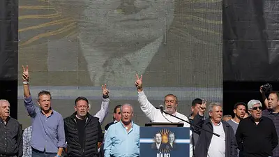 La CGT rechazó una dolarización y pidió reducir la jornada laboral La CGT rechazó una dolarización y pidió reducir la jornada laboral