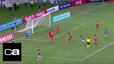 El grito enfurecido de Enzo Pérez contra sus compañeros tras el gol que sufrió River El grito enfurecido de Enzo Pérez contra sus compañeros tras el gol que sufrió River