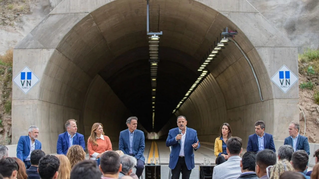Quintela le hizo un guiño a Katopodis al compartir un acto: "Capacidad, juventud y experiencia"