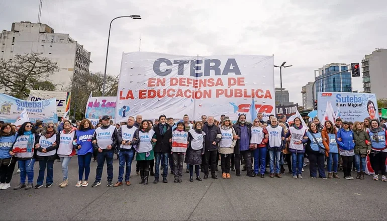 Confirmaron paro nacional docente y movilización para el próximo lunes