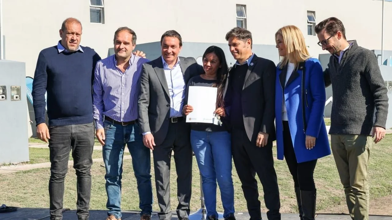 Santiago Maggiotti y Axel Kicillof entregaron viviendas en Florencio Varela