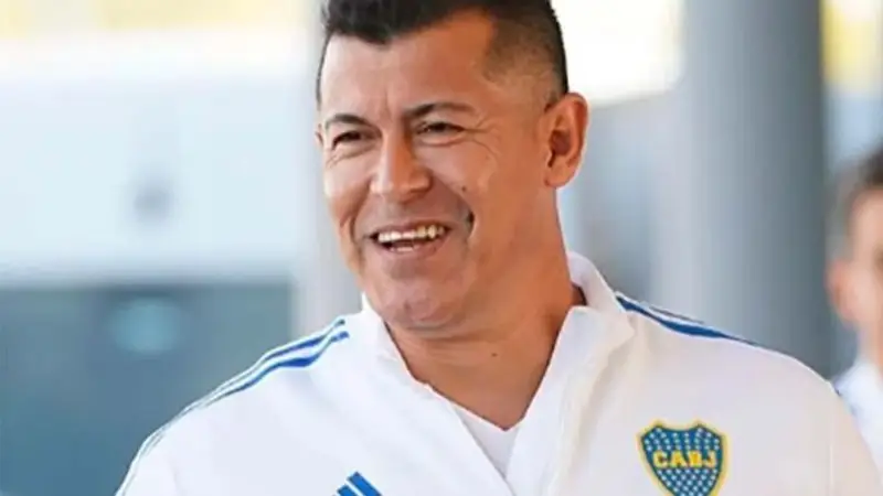 Almirón mete mano en Boca y rescata a un jugador resistido por la hinchada