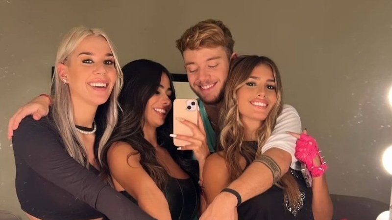 Lucila Villar, Daniela Celis, Nacho Castañares y Julieta Poggio.