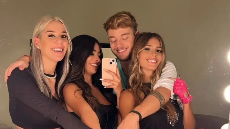 Lucila Villar, Daniela Celis, Nacho Castañares y Julieta Poggio.