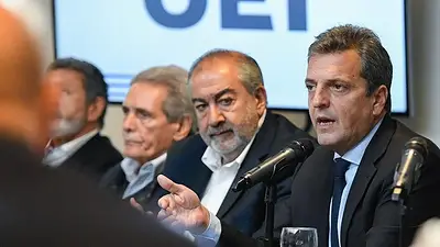 Massa convocó a empresarios y sindicalistas a alcanzar tres acuerdos fundamentales Massa convocó a empresarios y sindicalistas a alcanzar tres acuerdos fundamentales