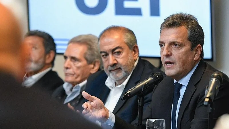 Massa convocó a empresarios y sindicalistas a alcanzar tres acuerdos fundamentales