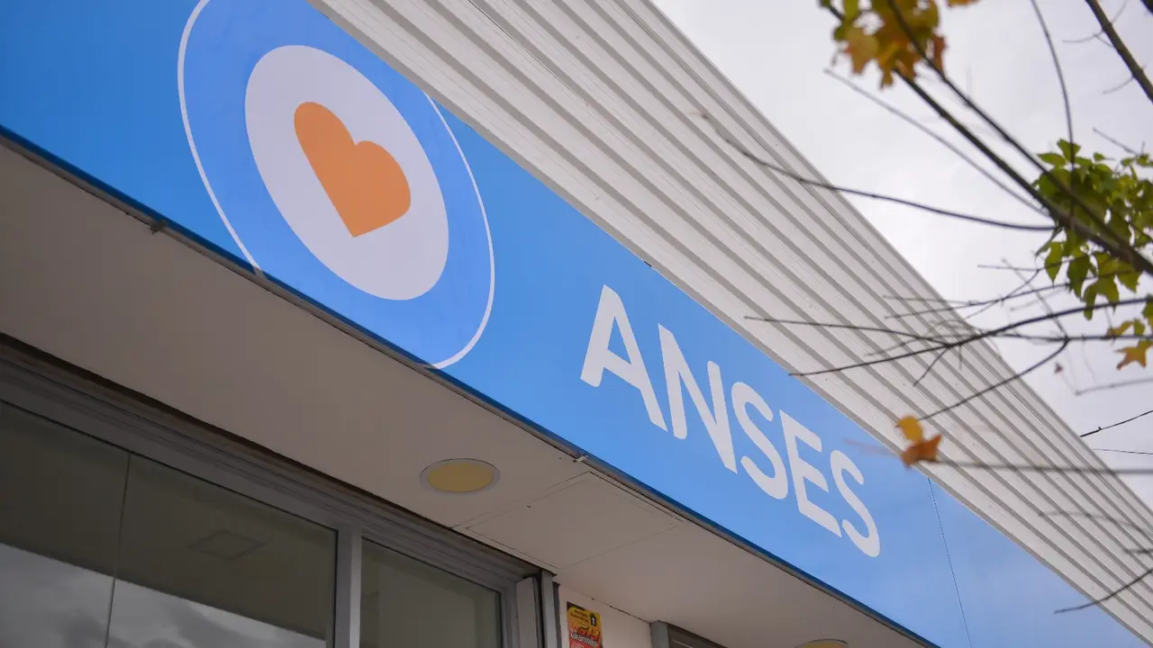 Anses alerta sobre estafas virtuales y por teléfono. Los cuidados a tener en cuenta.