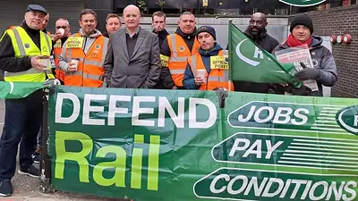 Paro masivo de ferroviarios en reclamo de mejoras salariales en Reino Unido Paro masivo de ferroviarios en reclamo de mejoras salariales en Reino Unido