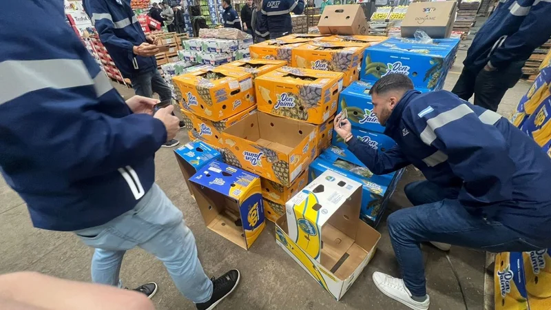 Tras las medidas por la inflación, Aduana realizó un operativo en el Mercado Central