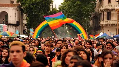 Marcha del orgullo antifascista LGBT+: La Rioja se suma en repudio a los dichos homofóbicos de Milei Marcha del orgullo antifascista LGBT+: La Rioja se suma en repudio a los dichos homofóbicos de Milei