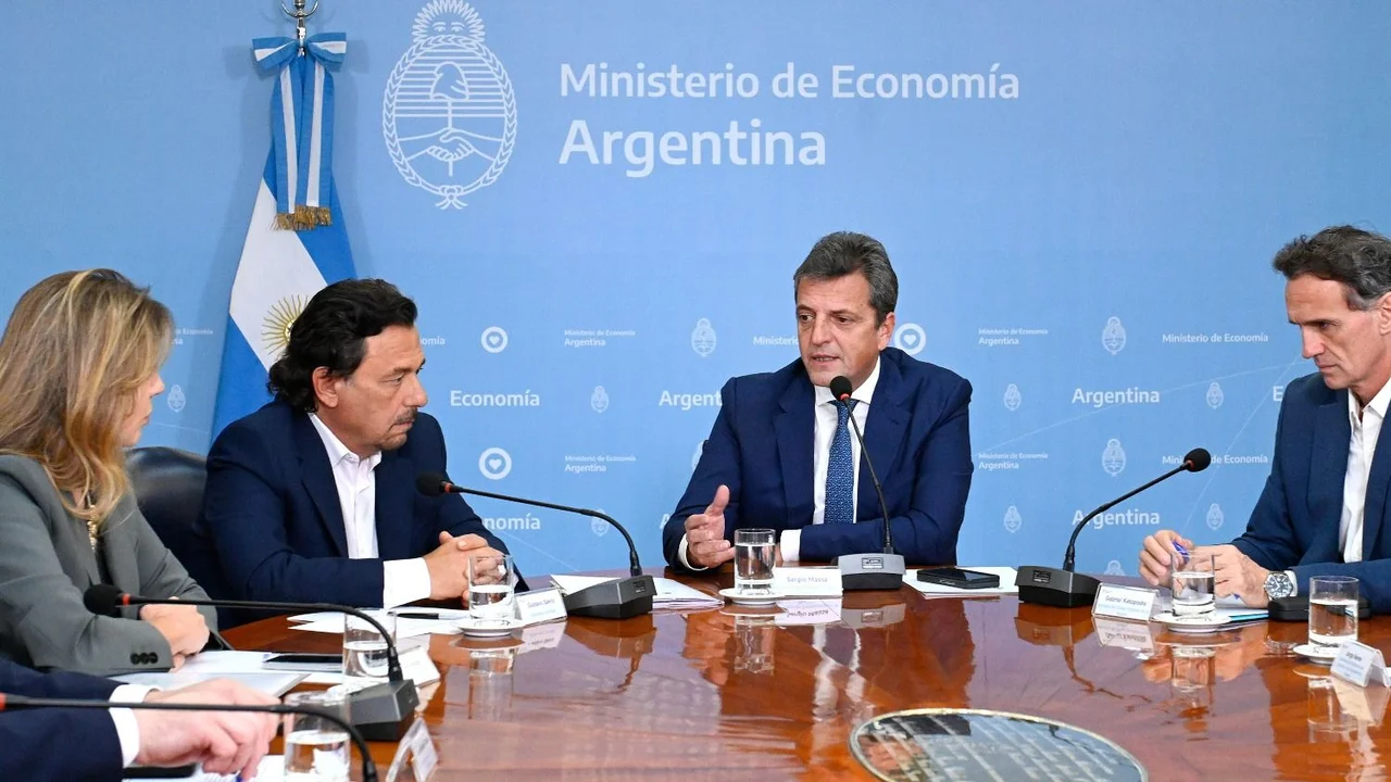 En el mismo tono que Alberto, Massa pidió "dejar de discutir candidaturas"