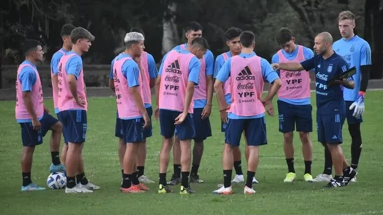 Argentina Sub-20 y Mascherano entrenando