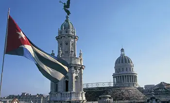 Giro en Cuba: anunció reformas para privatizar la tierra, la educación y la salud  | Cuba