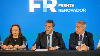 Elecciones 2023: al igual que CFK, Massa pidió "definir un programa" y volvió a reclamar "orden político" Elecciones 2023: al igual que CFK, Massa pidió "definir un programa" y volvió a reclamar "orden político"