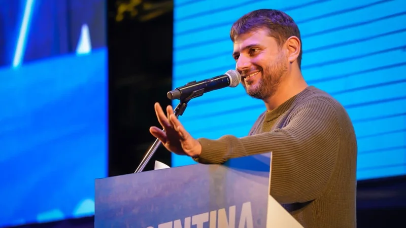 Elecciones 2023: Grabois lanzó su candidatura presidencial y advirtió que "un 1% va a tener que ceder sus privilegios"