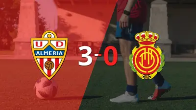 Lázaro marcó un hat-trick en la goleada 3-0 de Almería frente a Mallorca Lázaro marcó un hat-trick en la goleada 3-0 de Almería frente a Mallorca