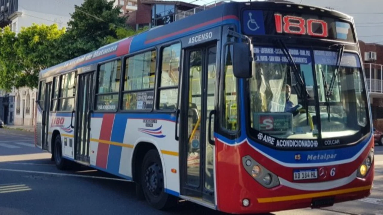 Paro de colectivos: atacaron a un chofer y rige una nuva medida de fuerza
