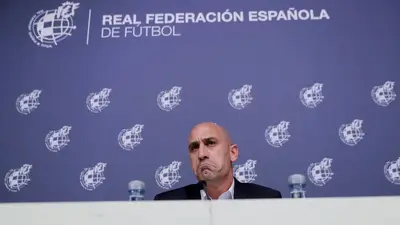 El fútbol español admite que tiene "un problema de racismo" tras los insultos a Vinícius Jr El fútbol español admite que tiene "un problema de racismo" tras los insultos a Vinícius Jr