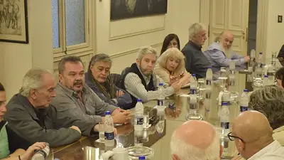 Paritarias 2025: estatales nacionales acordaron una suba salarial para enero y febrero Paritarias 2025: estatales nacionales acordaron una suba salarial para enero y febrero